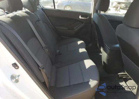 2018 Kia Forte Lx z USA, uszkodzony, nr VIN 3KPFL4A79JE263875